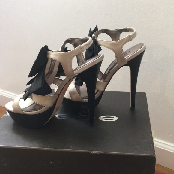 Platform satin sandals - Picture 3 of 5